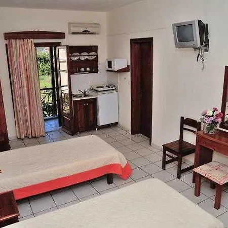 Manolas 3* Skiathos Town